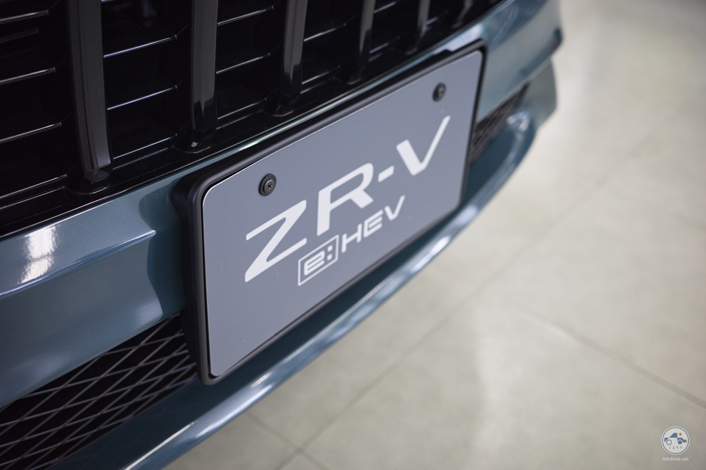 ZR-V e:HEV Z ノルディックフォレスト・パール（標準ナンバープレートフレーム）